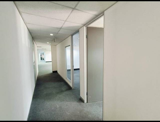 BUSINESS PROPERTY TO RENT IN CONSTANTIA KLOOF